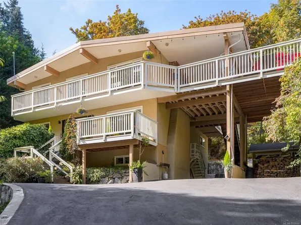 5190 Lochside Dr, Saanich, BC V8Y 2G3