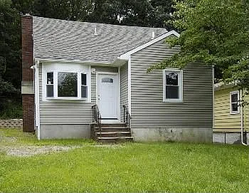 342 Union Ave photo 1