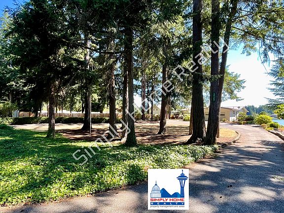 2nd image of 3727 Walthew Dr SE