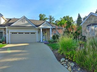 1035 Cutters Creek Dr, South Euclid, OH 44121