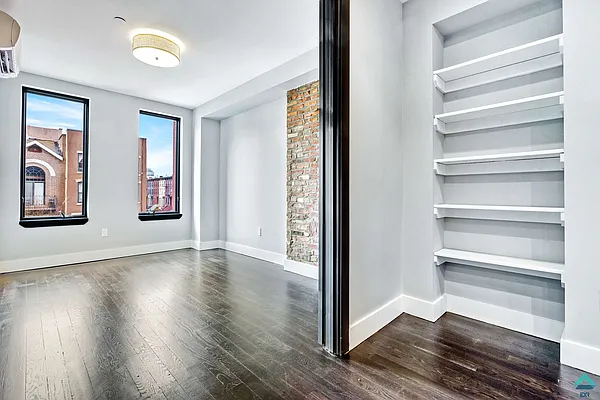 Rented by EXR | media 1