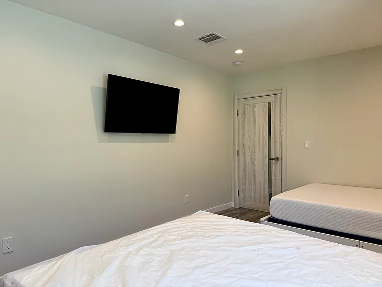 2428 N Lincoln St — Photo 22