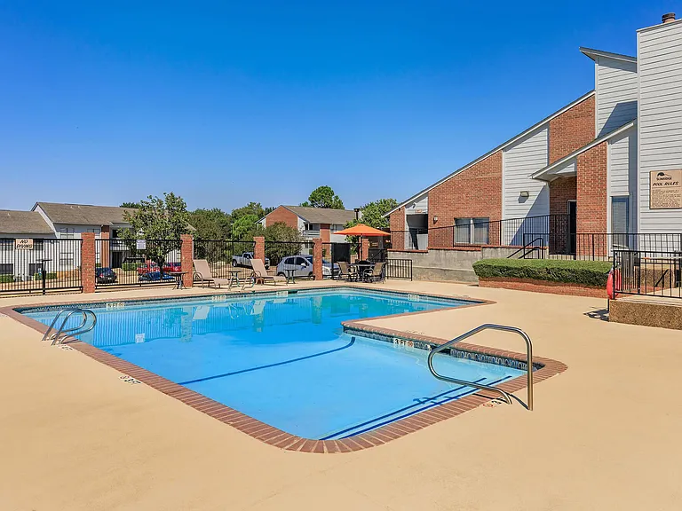 Sunridge Apartments — Photo 13