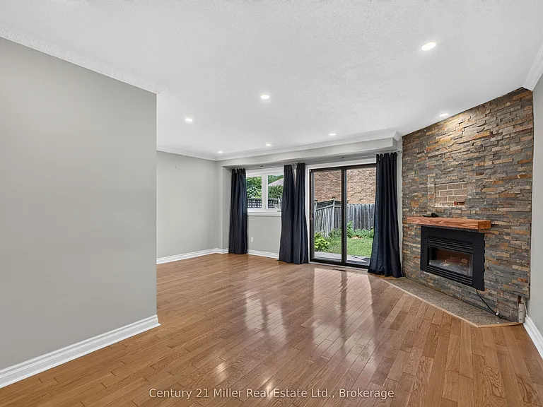 1162 Avondale Dr — Photo 10