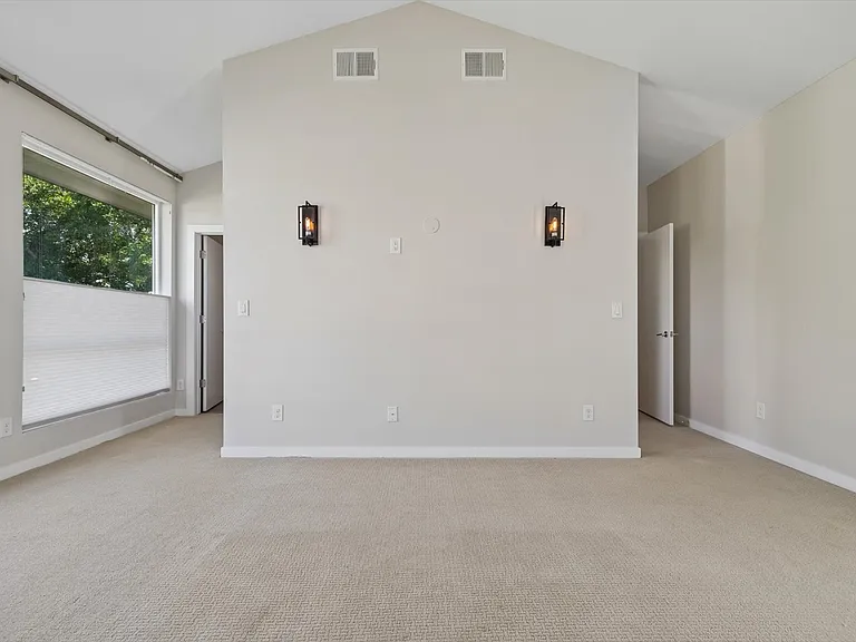 Master Bedroom - 2nd Level