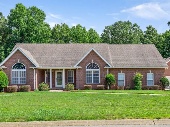 1397 Grassland Dr, Ashland City, TN 37015