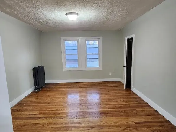10 Llewellyn Ave, Bloomfield, NJ 07003