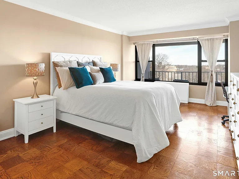 44 Strawberry Hill Ave #7D — Photo 18