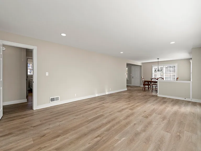 932 Mount Airy Dr SW — Photo 5
