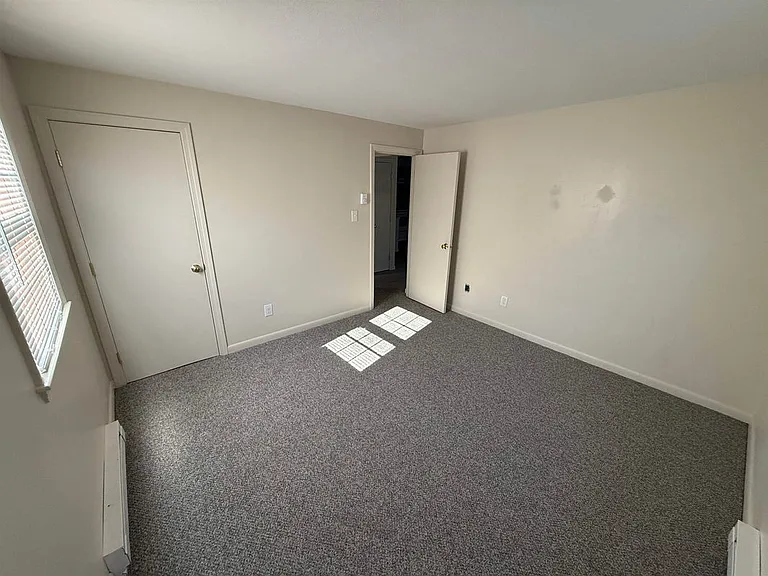 2 Grand Ave — Photo 5