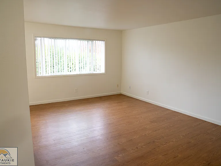 4545 SE Ina Ave #11 — Photo 2