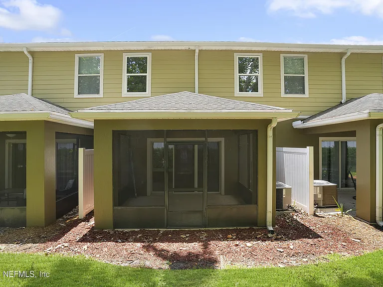 13305 Solar Dr — Photo 24