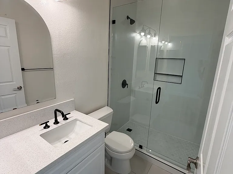 4741 Radford Ave #203 — Photo 35