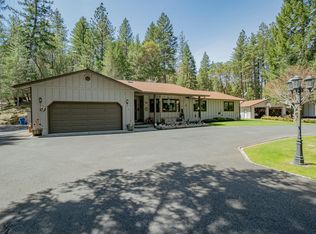 170 Loy Birch Dr, Grants Pass, OR 97527