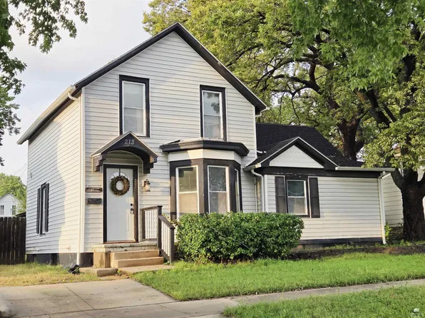 213 NE 7th St, Abilene, KS 67410