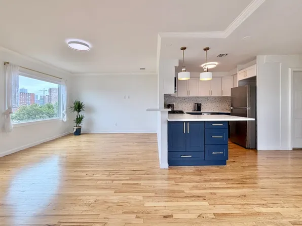 126 Ogden Avenue image 10 of 50