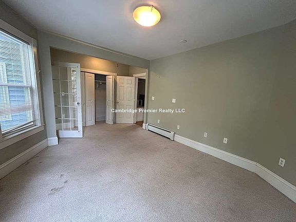 4th image of 25 1/2 Rossmore St #2