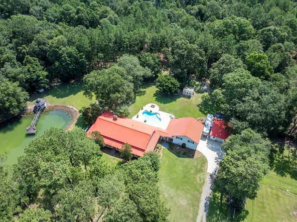 152 Meadowood Dr, Sylvester, GA 31791