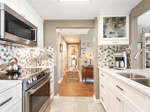 3rd image of 1280 W Peachtree St NW APT 2204