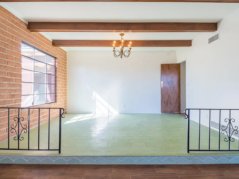 7401 E Sabino Vista Dr — Photo 7