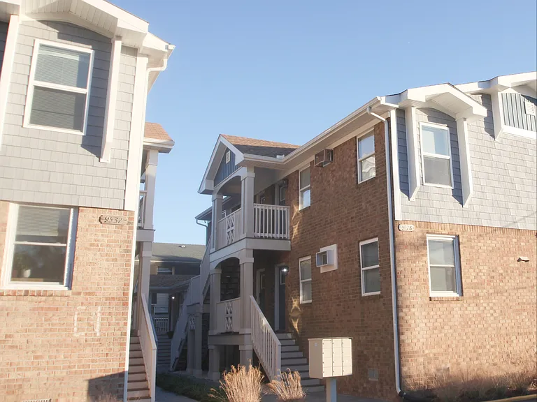 4th Bay Apartments — Photo 2