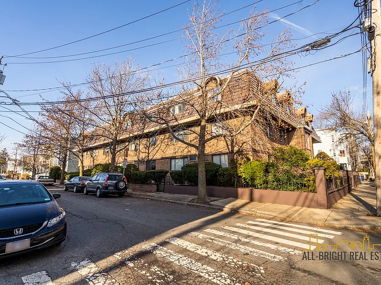 84 Grant St — Photo 9