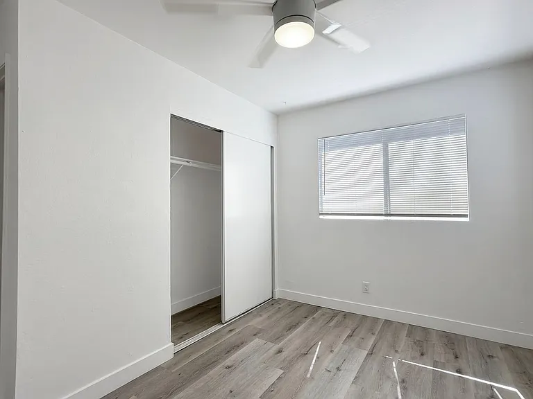 2226 Lewis Ave — Photo 7
