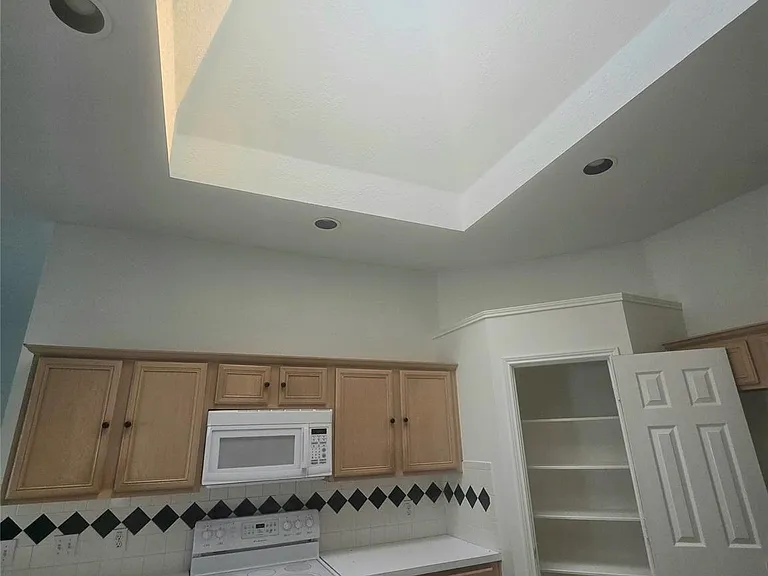4814 Windy Way — Photo 9