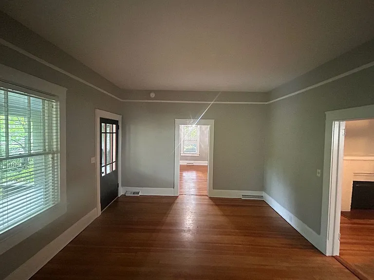 2827 Wilmot Ave — Photo 7