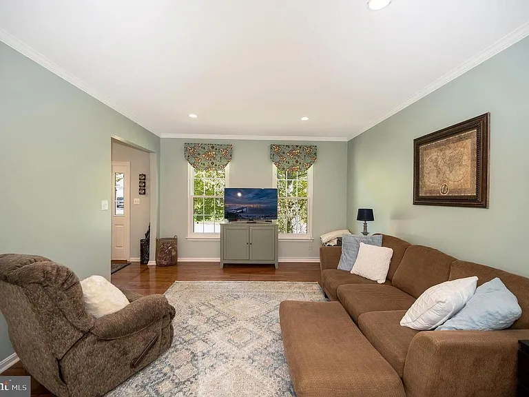64 Blossom Wood Ct — Photo 15