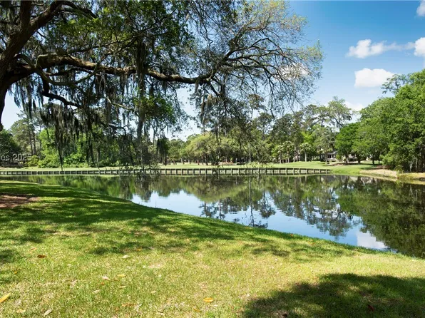 212 Greenwood Dr APT 319, Hilton Head Island, SC 29928