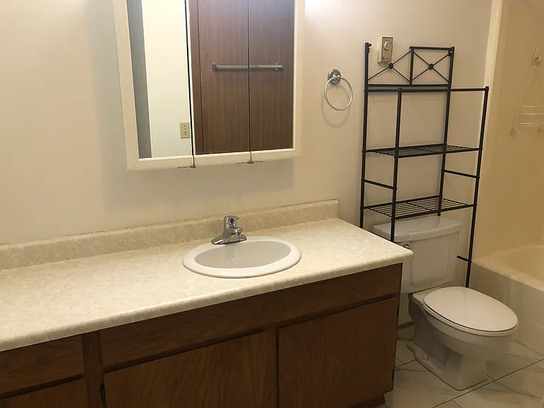 234 N Grove St #11 — Photo 5