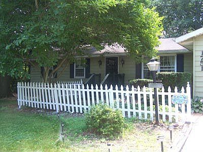 2nd image of 1751 Lakeland Ave