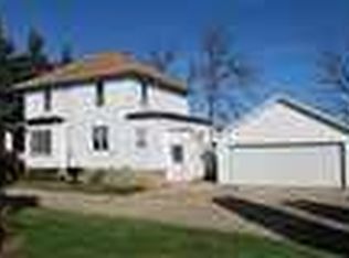 307 9th St SE, Dyersville, IA 52040