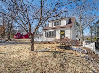 29 Namonee Trl, East Hampton, CT 06424