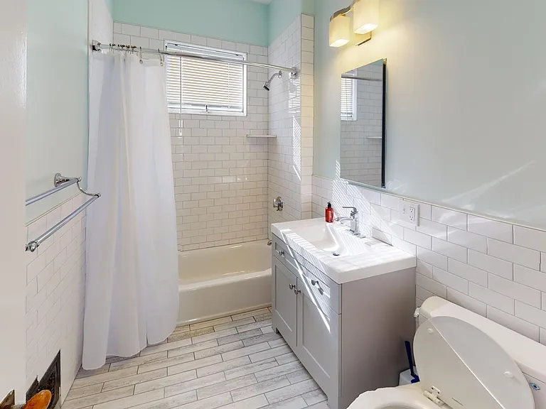 30 Roseclair St #1R — Photo 19