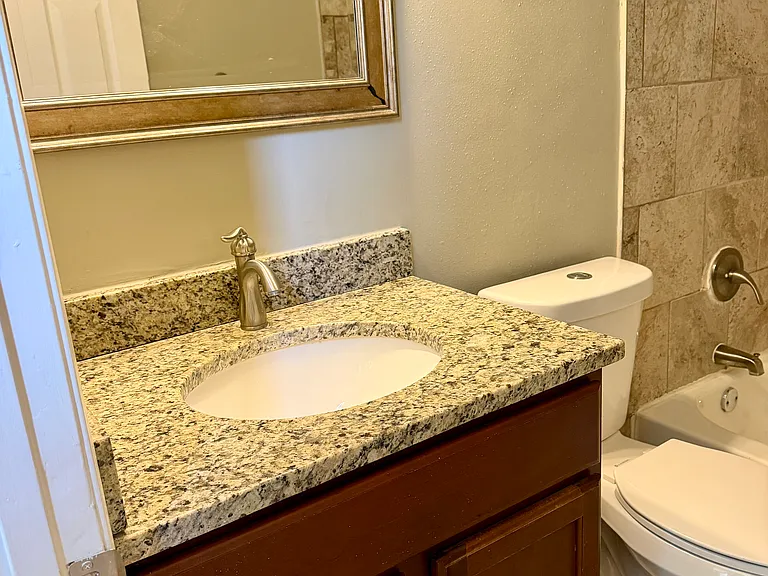 5500 Pershing Ave #11 — Photo 16