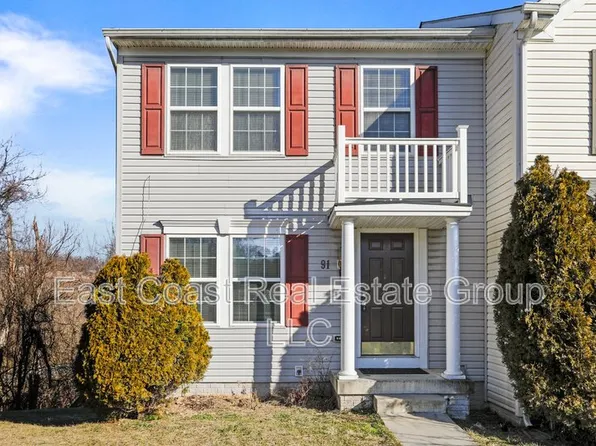 91 Grindstone Dr, Hedgesville, WV 25427