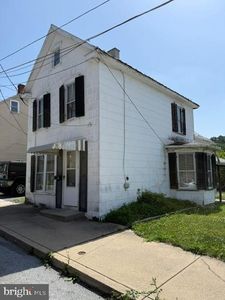 27 Cottage St, Waynesboro, PA, 17268