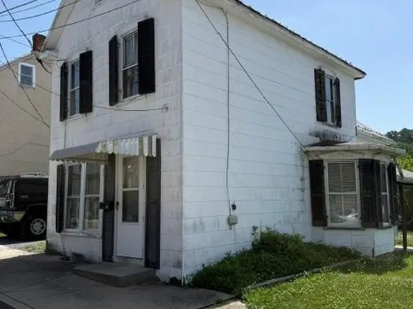 27 Cottage St, Waynesboro, PA 17268