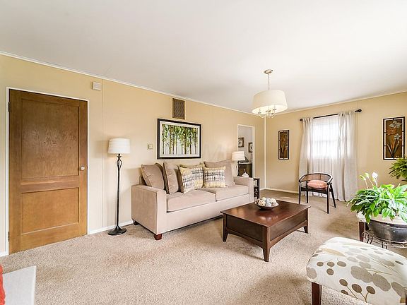 5th image of 924 Elizabeth Ave