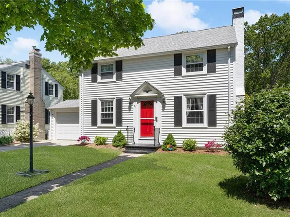 37 Silver Lake Ave, Warwick, RI 02888
