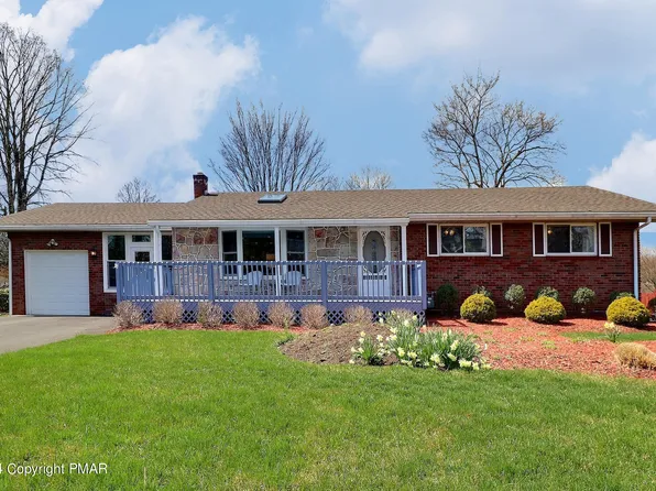 1613 N 5th St, Stroudsburg, PA 18360