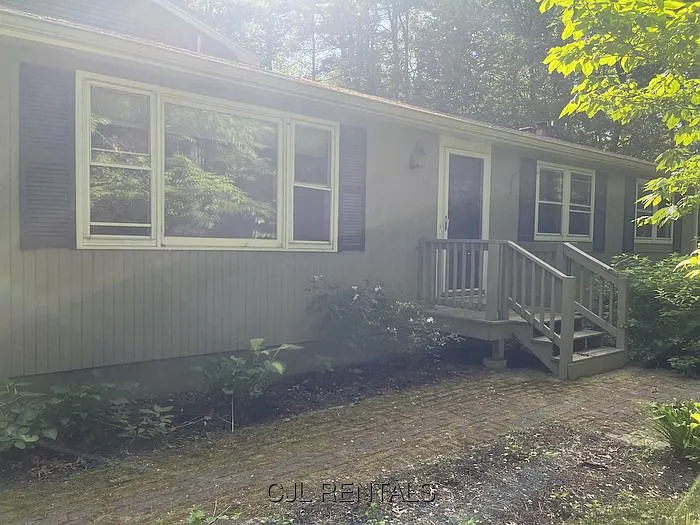 3 bed, 2.0 bath, $4,100 — Photo 2