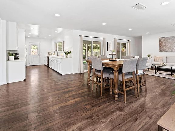 3rd image of 11416 Eucalyptus Hills Dr