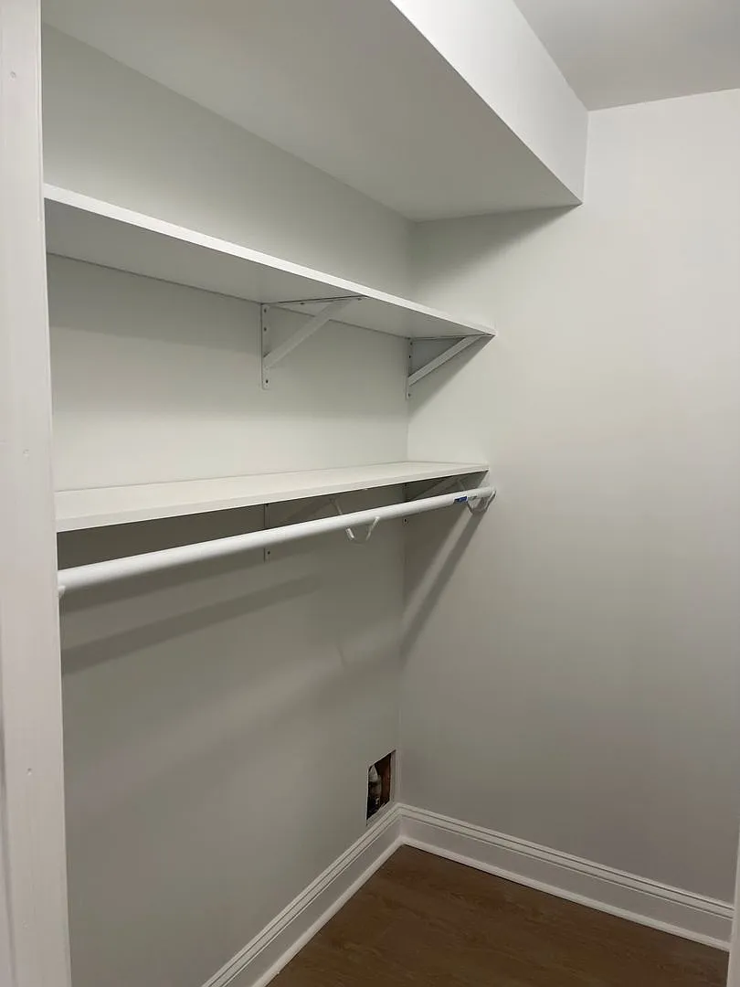 Stoneleigh Court Apartments — Photo 3