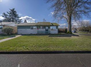 1680 Rainier Rd #1, Woodburn, OR 97071