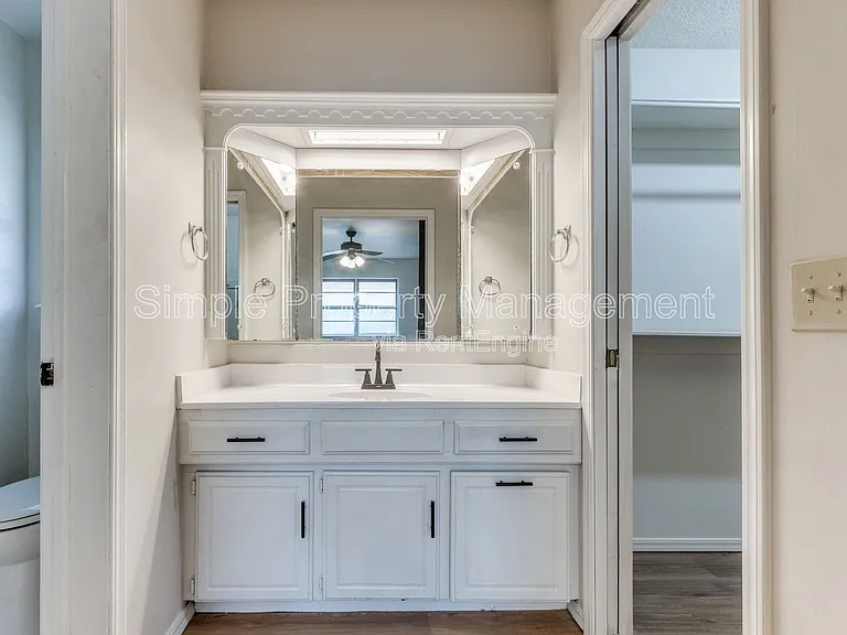 5816 NW 90th St — Photo 16