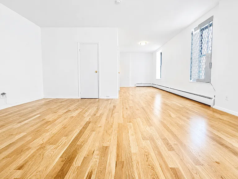 1685 Lexington Ave #1 — Photo 3