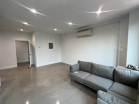 3rd image of 371 Van Brunt St Floor 3